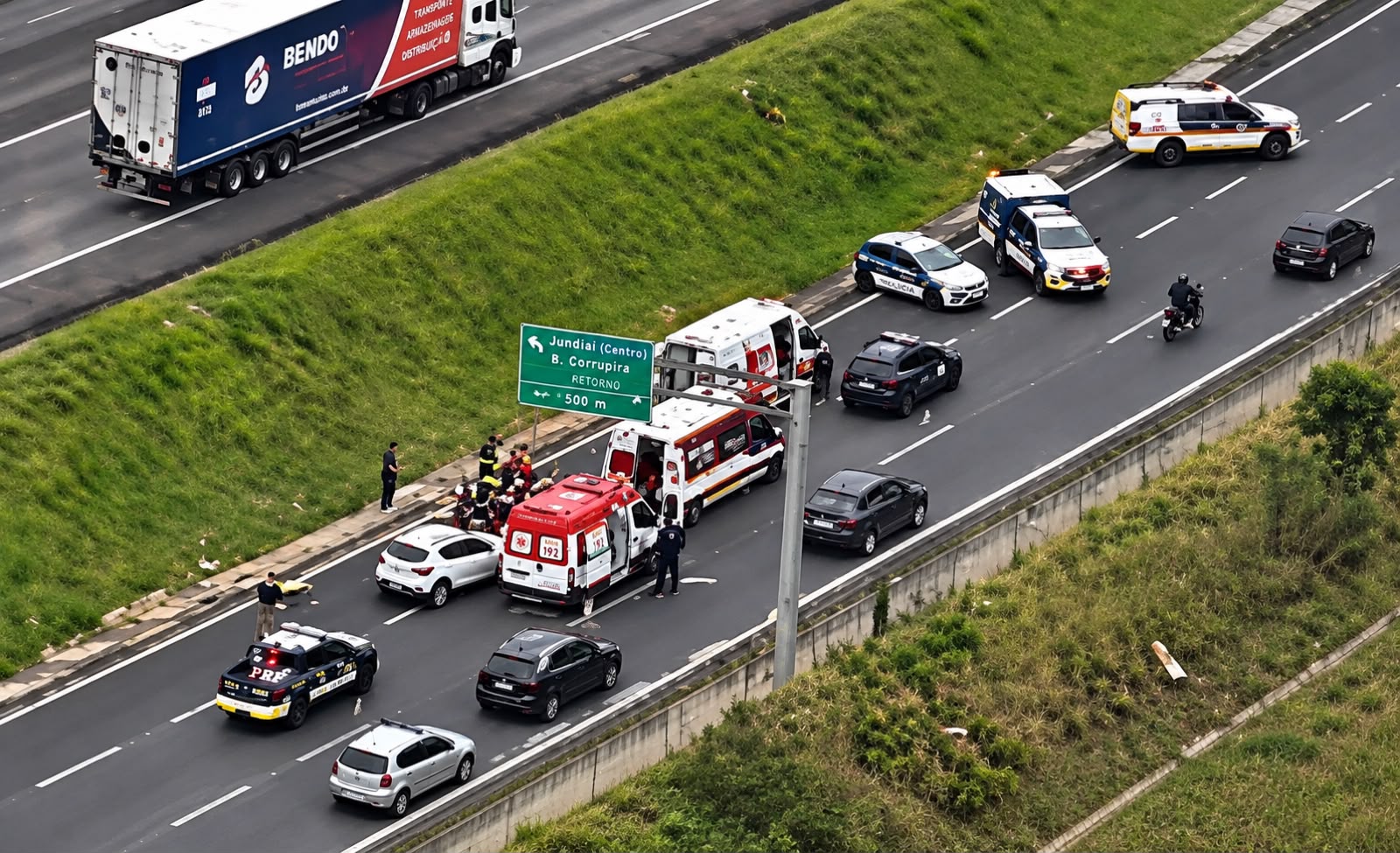 Motociclista morre após colisão com carro na Marginal da Anhanguera, em Jundiaí